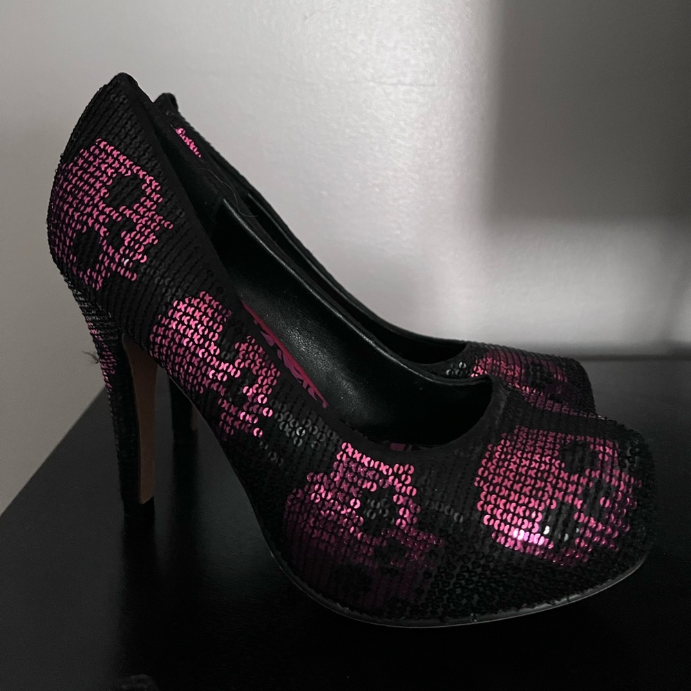 New without tags iron fist skull heels